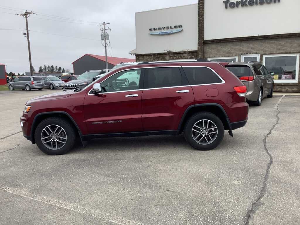 Used 2018 Jeep Grand Cherokee Limited with VIN 1C4RJFBG8JC180152 for sale in Waukon, IA