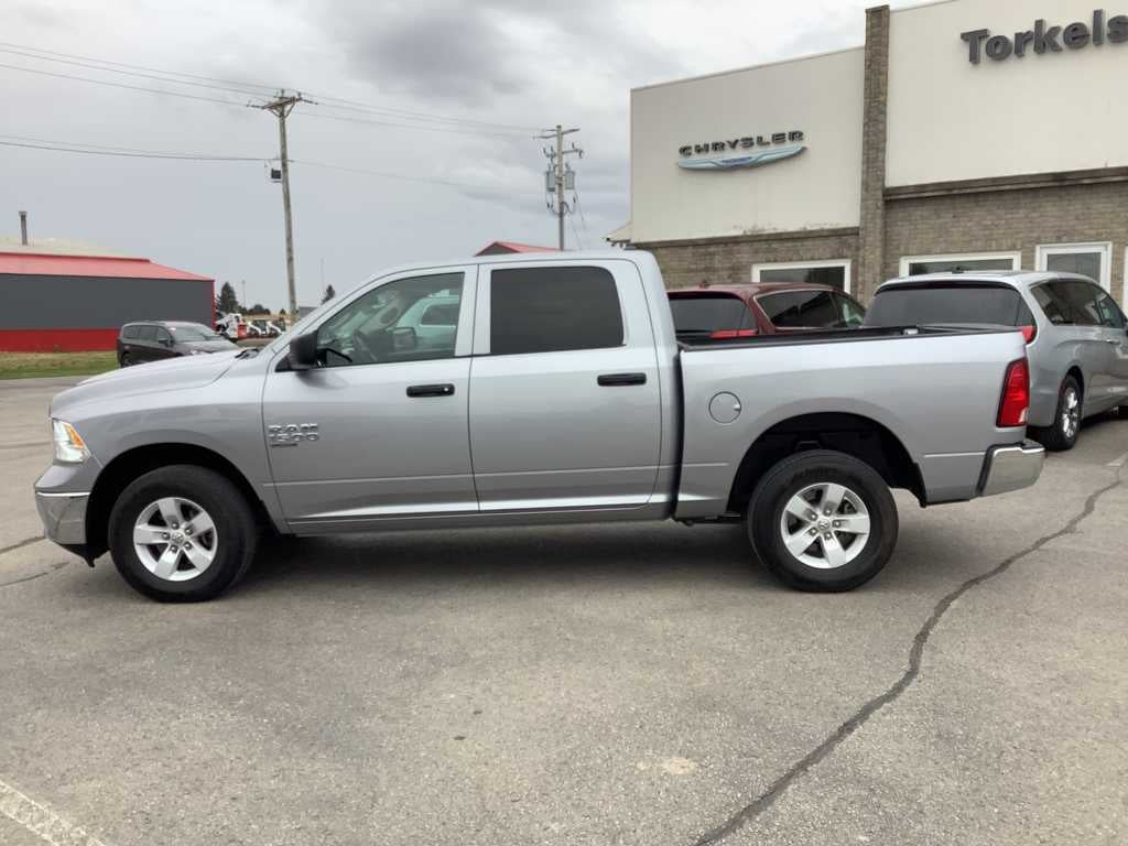 2022 RAM 1500 Classic SLT Crew Cab 4x4 5'7' Box