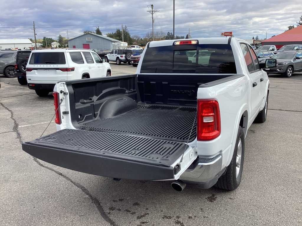 2025 RAM 1500 Big Horn Crew Cab 4x4 5'7' Box