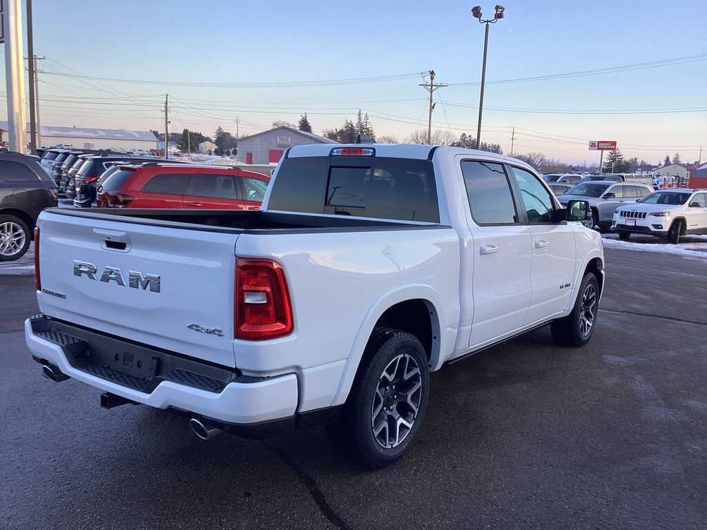2026 RAM Ram 1500 RAM 1500 LARAMIE CREW CAB 4X4 5'7' BOX