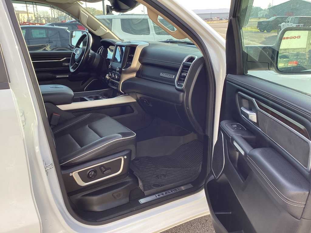 2021 RAM 1500 Laramie Crew Cab 4x4 5'7' Box