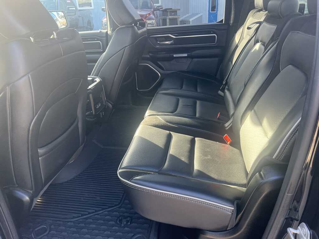 2021 RAM 1500 Laramie Crew Cab 4x4 5'7' Box