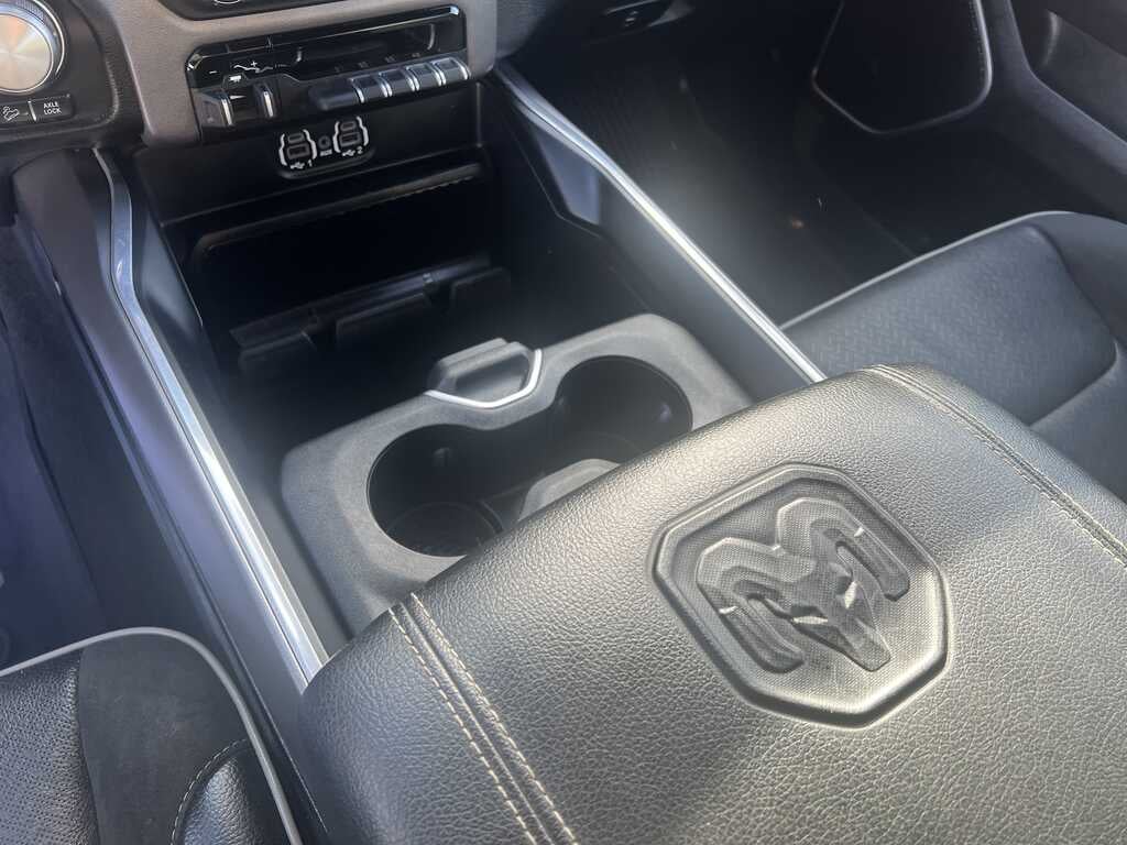 2021 RAM 1500 Laramie Crew Cab 4x4 5'7' Box