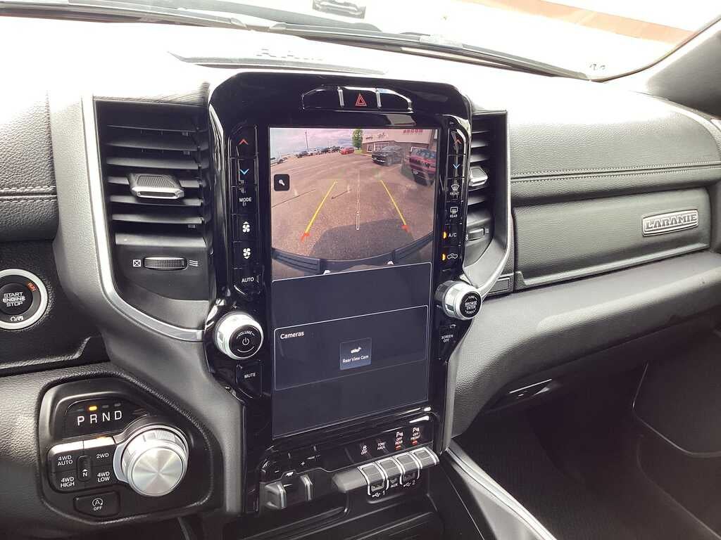 2023 RAM 1500 Laramie Crew Cab 4x4 6'4' Box