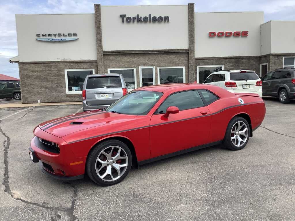2015 Dodge Challenger SXT Plus's photo