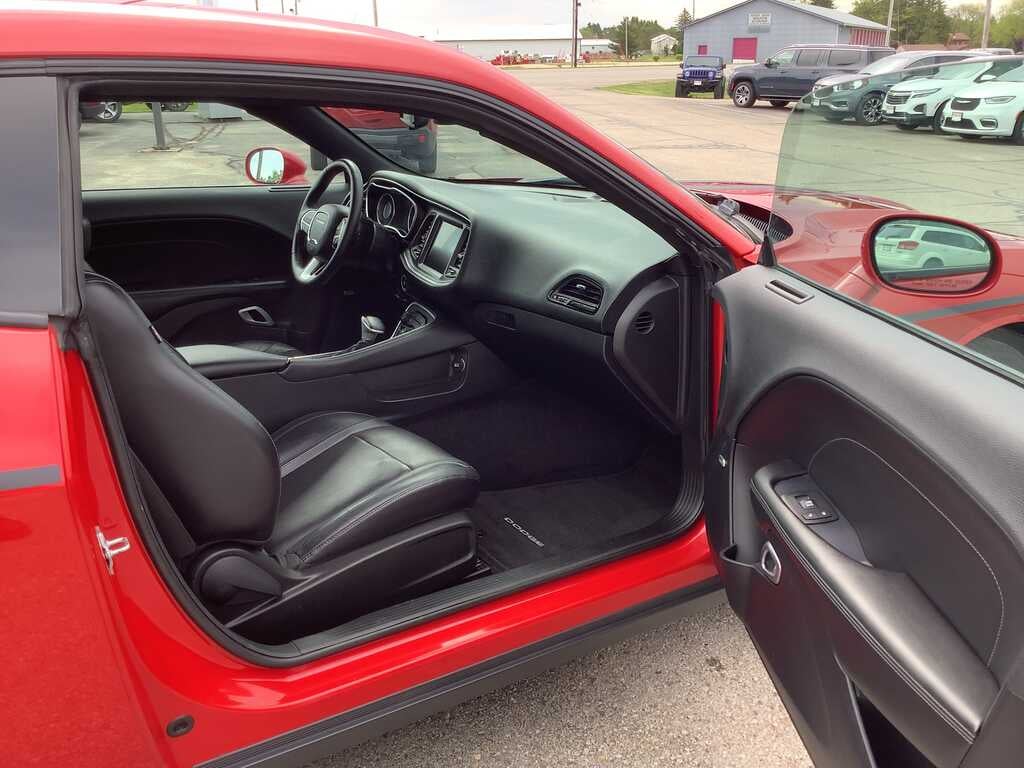 2015 Dodge Challenger SXT Plus