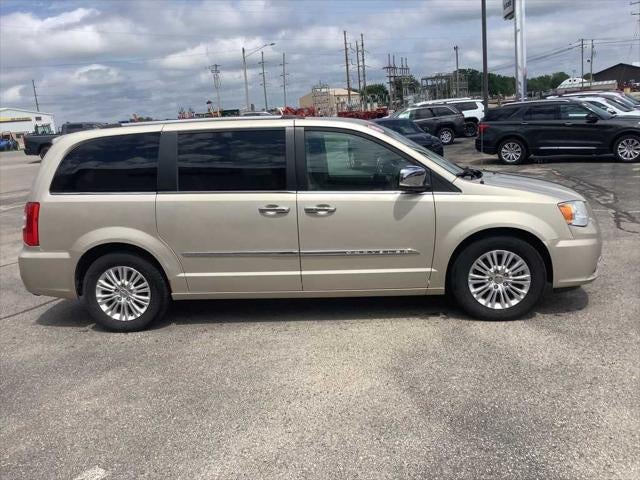 2014 Chrysler Town & Country Limited