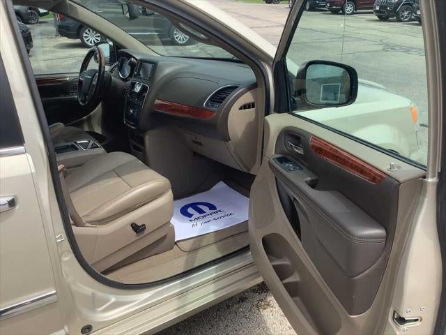 2014 Chrysler Town & Country Limited