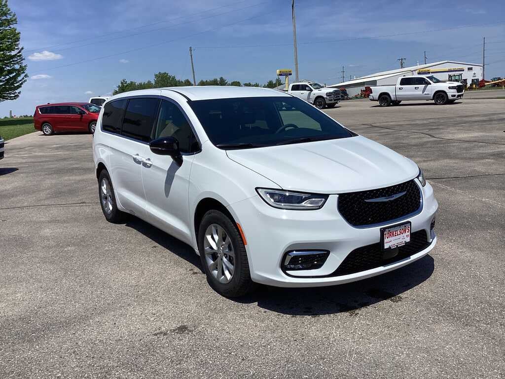 2026 Chrysler Pacifica PACIFICA SELECT AWD