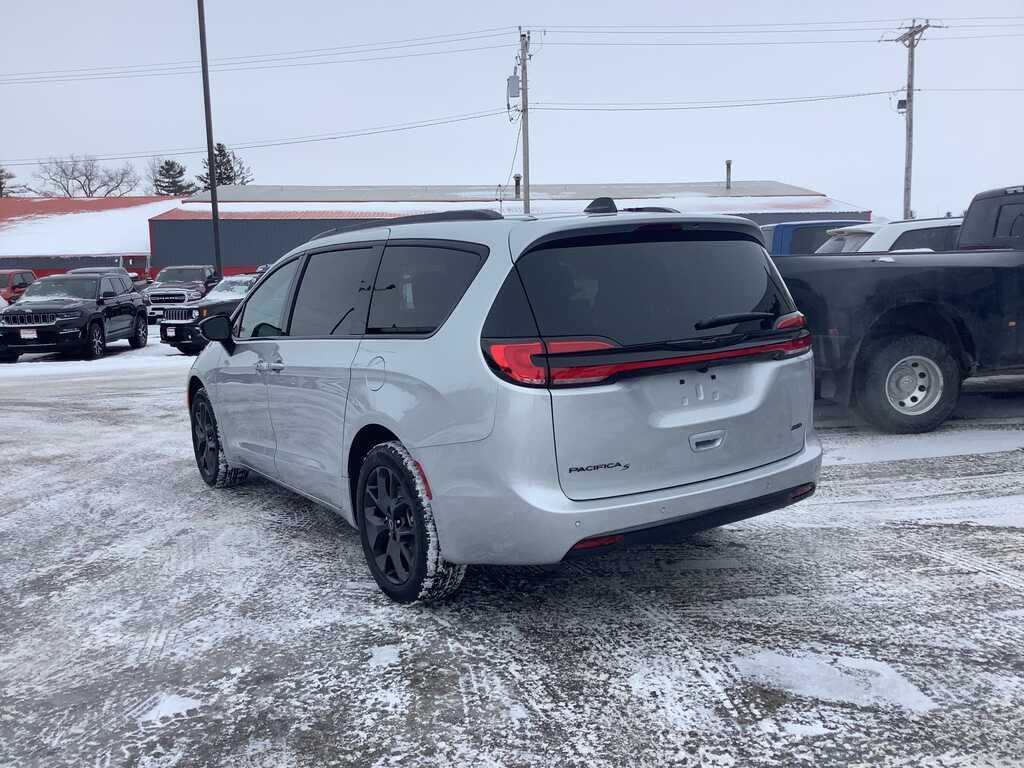 2026 Chrysler Pacifica PACIFICA SELECT AWD