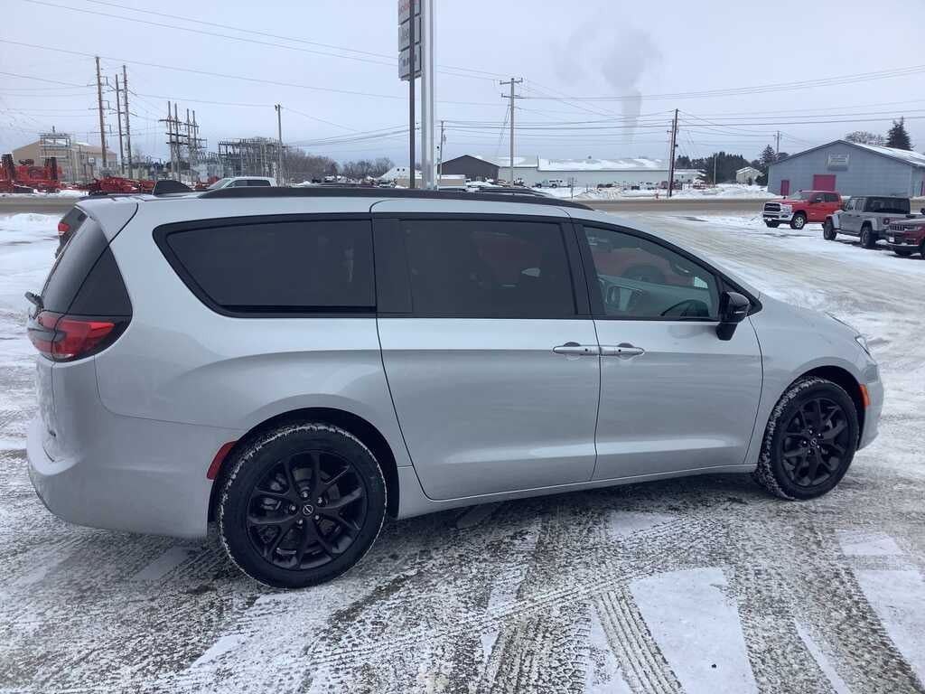 2026 Chrysler Pacifica PACIFICA SELECT AWD
