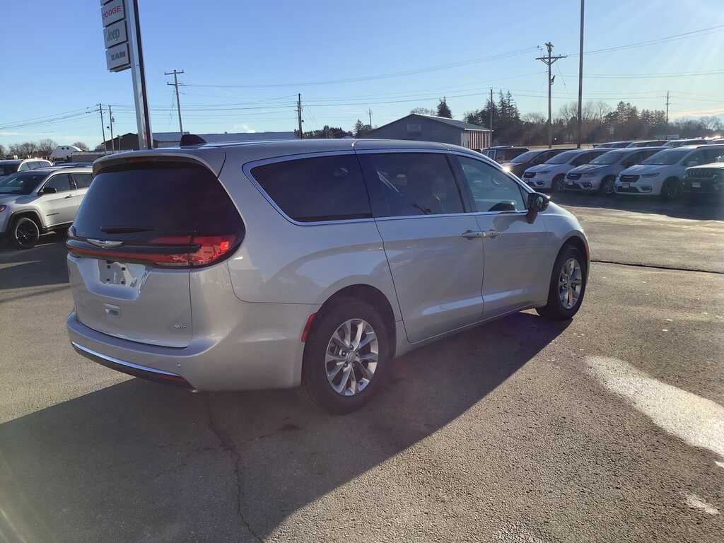 2026 Chrysler Pacifica PACIFICA SELECT AWD