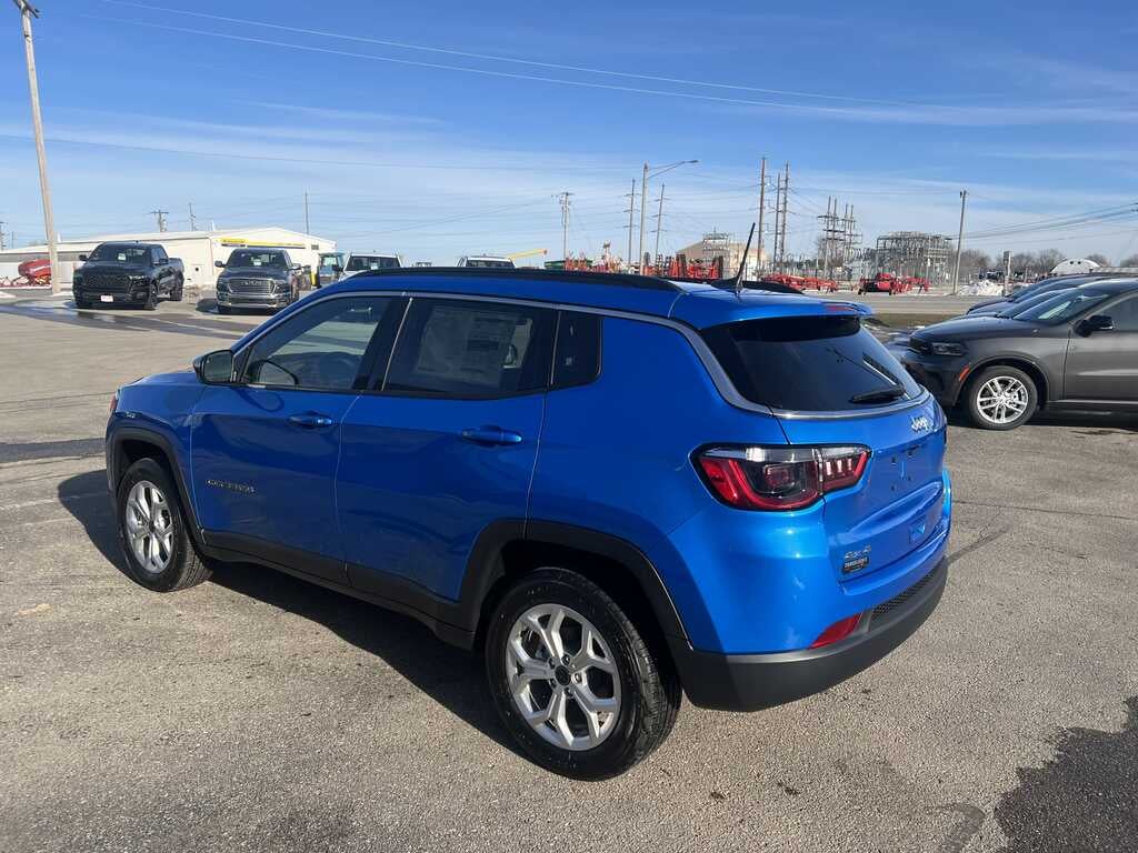 2026 Jeep Compass COMPASS LATITUDE 4X4