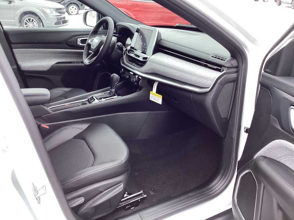 2026 Jeep Compass COMPASS LATITUDE 4X4