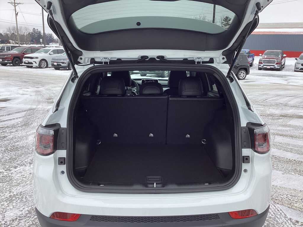 2026 Jeep Compass COMPASS LATITUDE 4X4