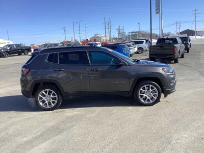 2023 Jeep Compass Latitude Lux FWD