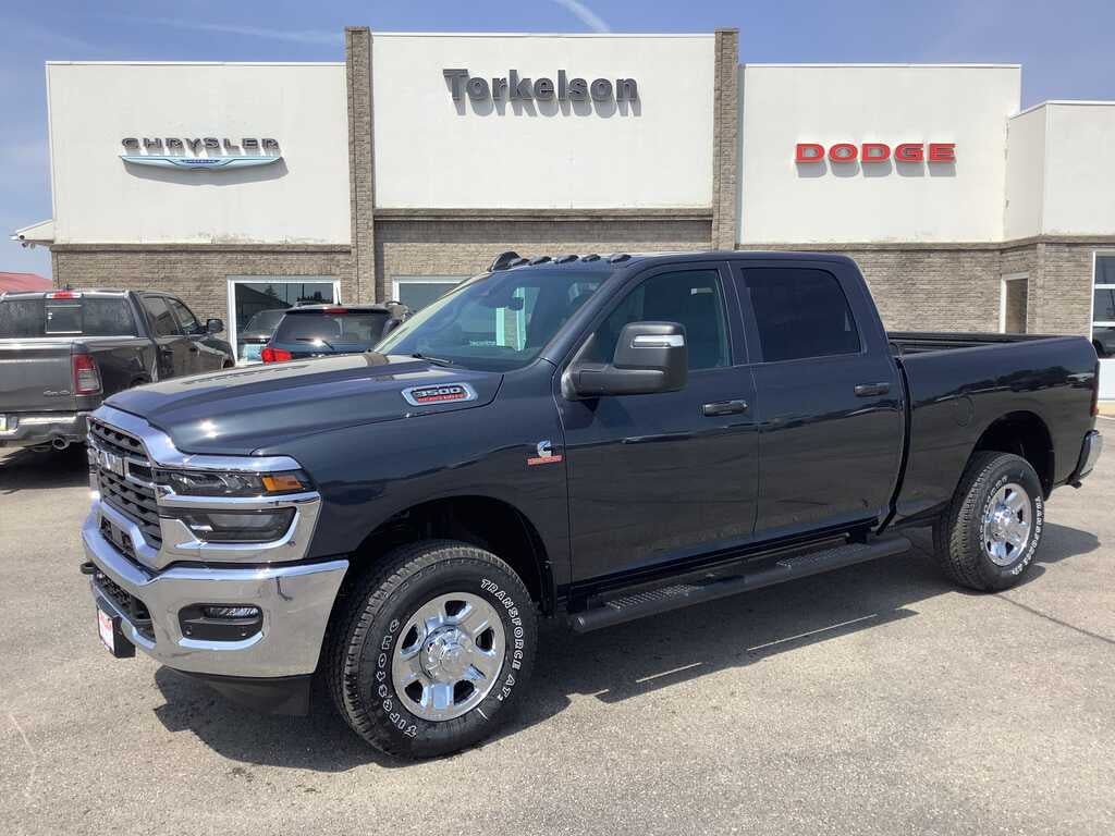 2026 RAM Ram 3500 RAM 3500 TRADESMAN CREW CAB 4X4 6'4' BOX
