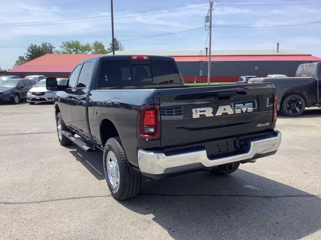 2026 RAM Ram 3500 RAM 3500 TRADESMAN CREW CAB 4X4 6'4' BOX