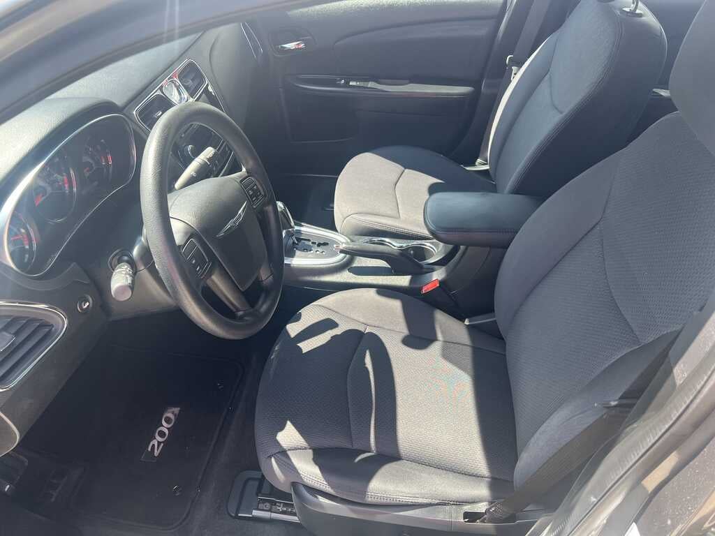 2013 Chrysler 200 LX