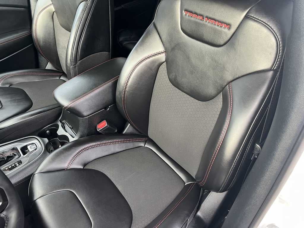 2023 Jeep Cherokee Trailhawk 4x4