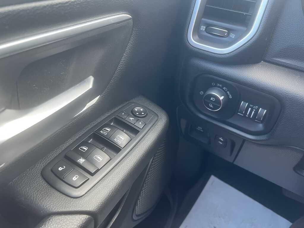 2019 RAM 1500 Big Horn/Lone Star Crew Cab 4x4 5'7' Box