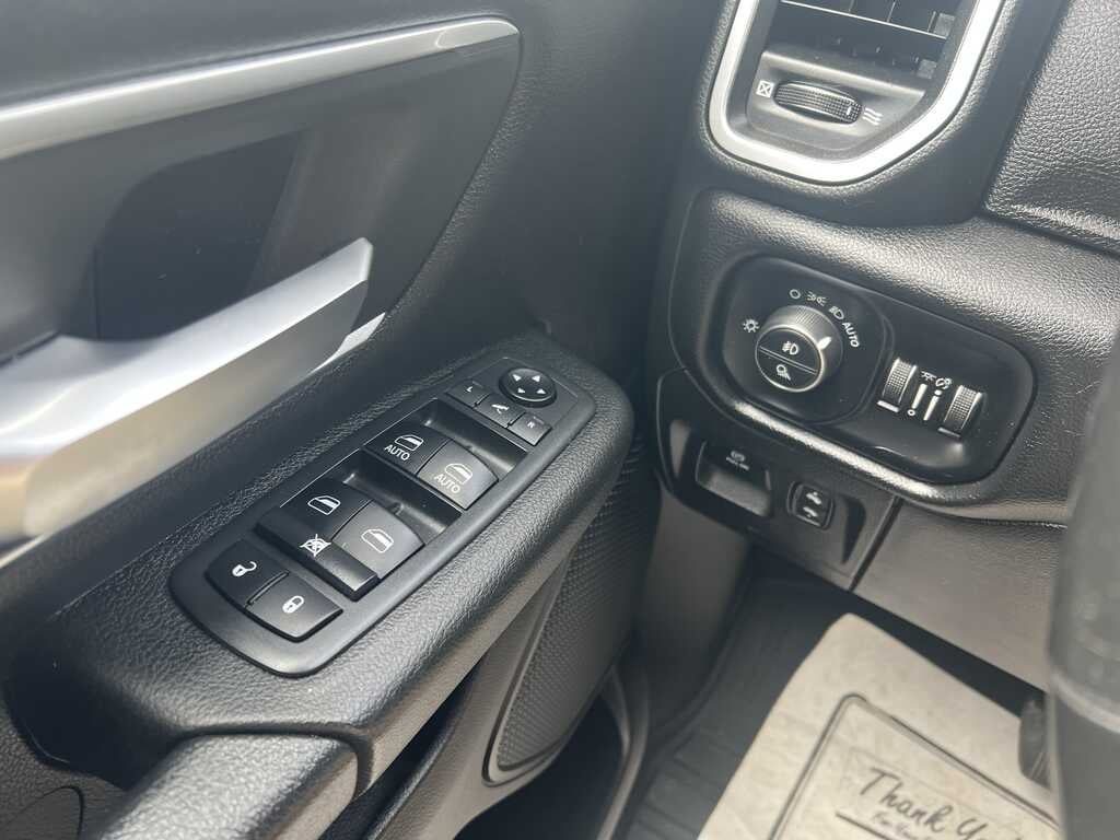 2019 RAM 1500 Big Horn/Lone Star Crew Cab 4x4 5'7' Box