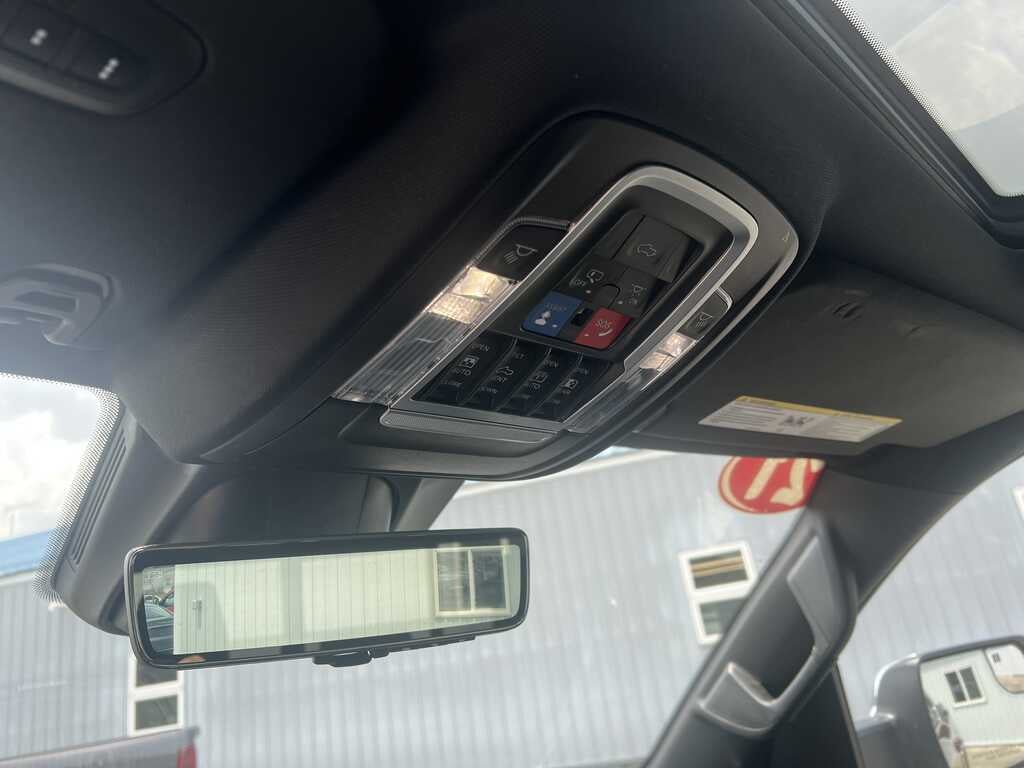2021 RAM 1500 Limited Crew Cab 4x4 5'7' Box