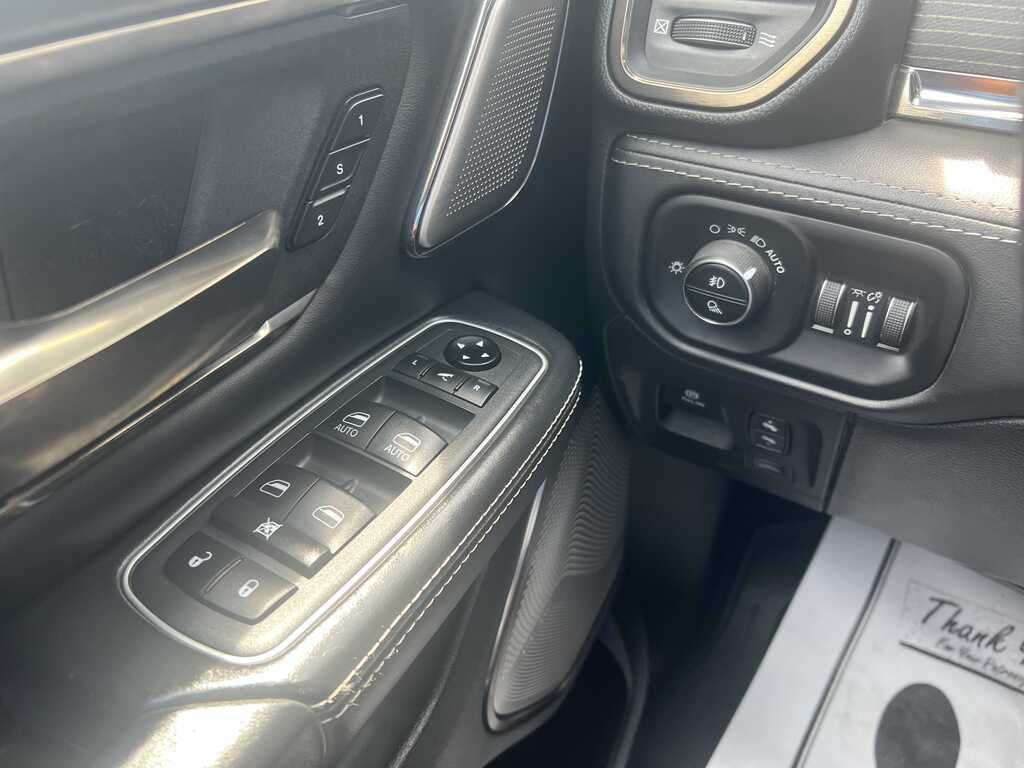 2021 RAM 1500 Limited Crew Cab 4x4 5'7' Box
