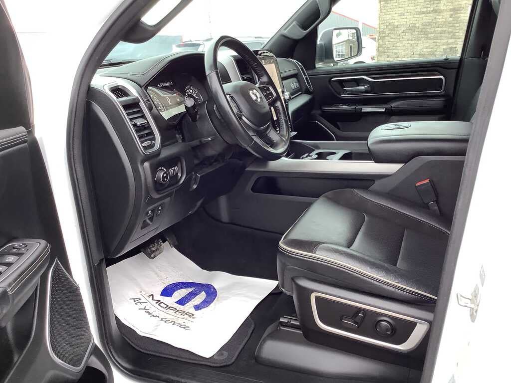 2023 RAM 1500 Laramie Crew Cab 4x4 5'7' Box