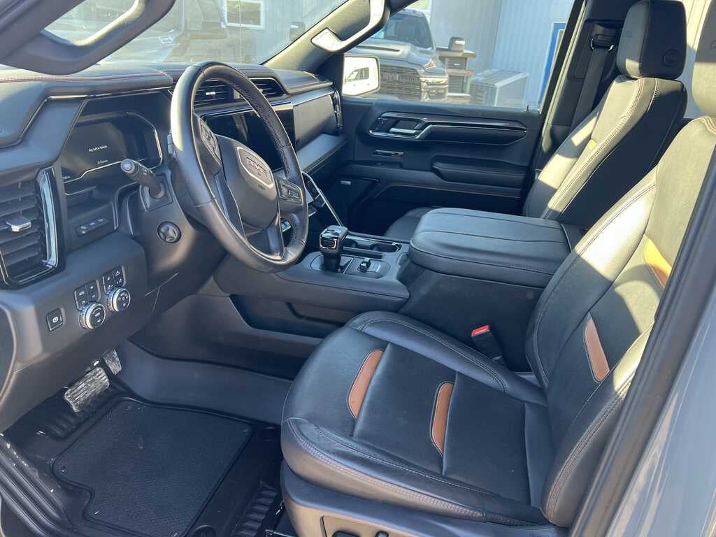 2024 GMC Sierra 1500 4WD Crew Cab Short Box AT4