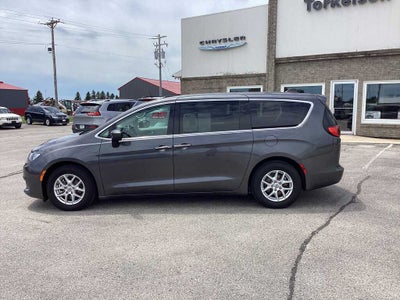 2022 Chrysler Voyager LX