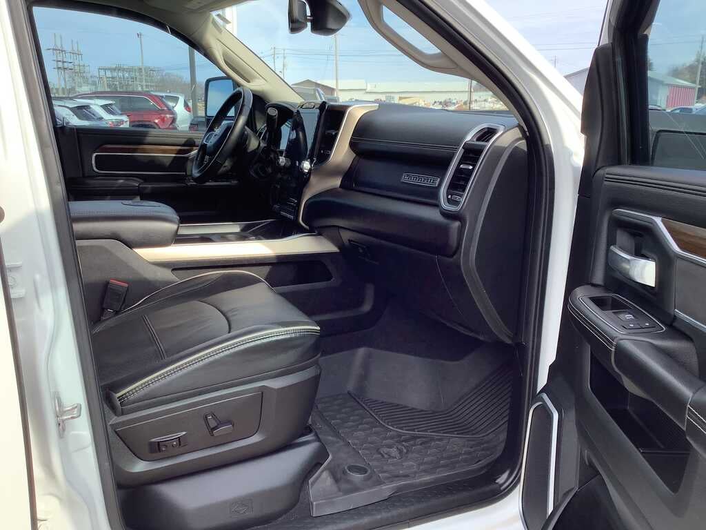 2023 RAM 2500 Laramie Crew Cab 4x4 6'4' Box