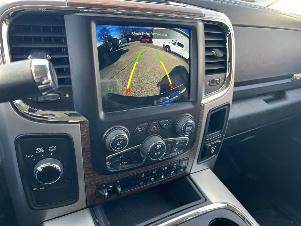 2018 RAM 2500 Laramie Crew Cab 4x4 6'4' Box