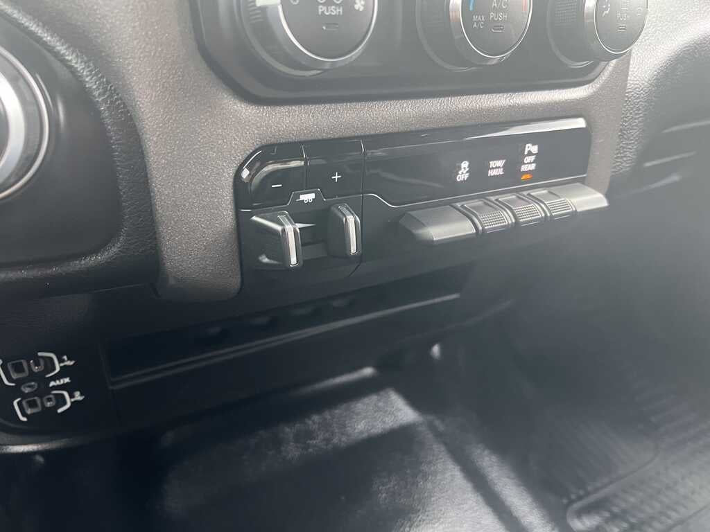 2022 RAM 2500 Tradesman Crew Cab 4x4 8' Box