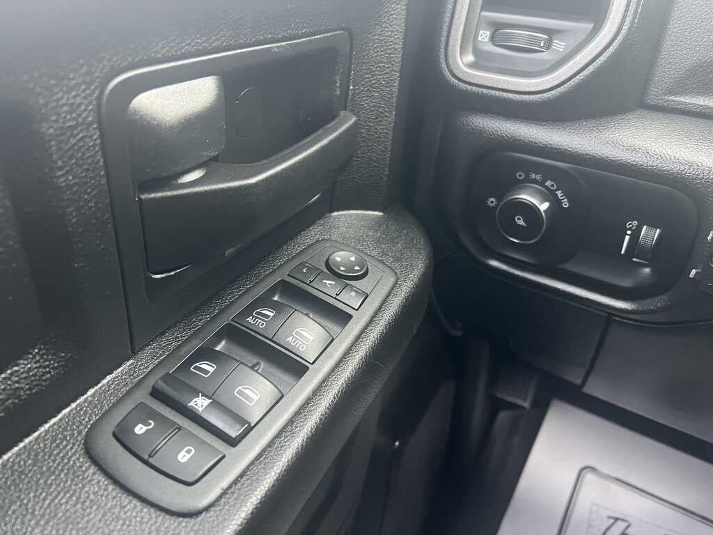 2022 RAM 2500 Tradesman Crew Cab 4x4 8' Box
